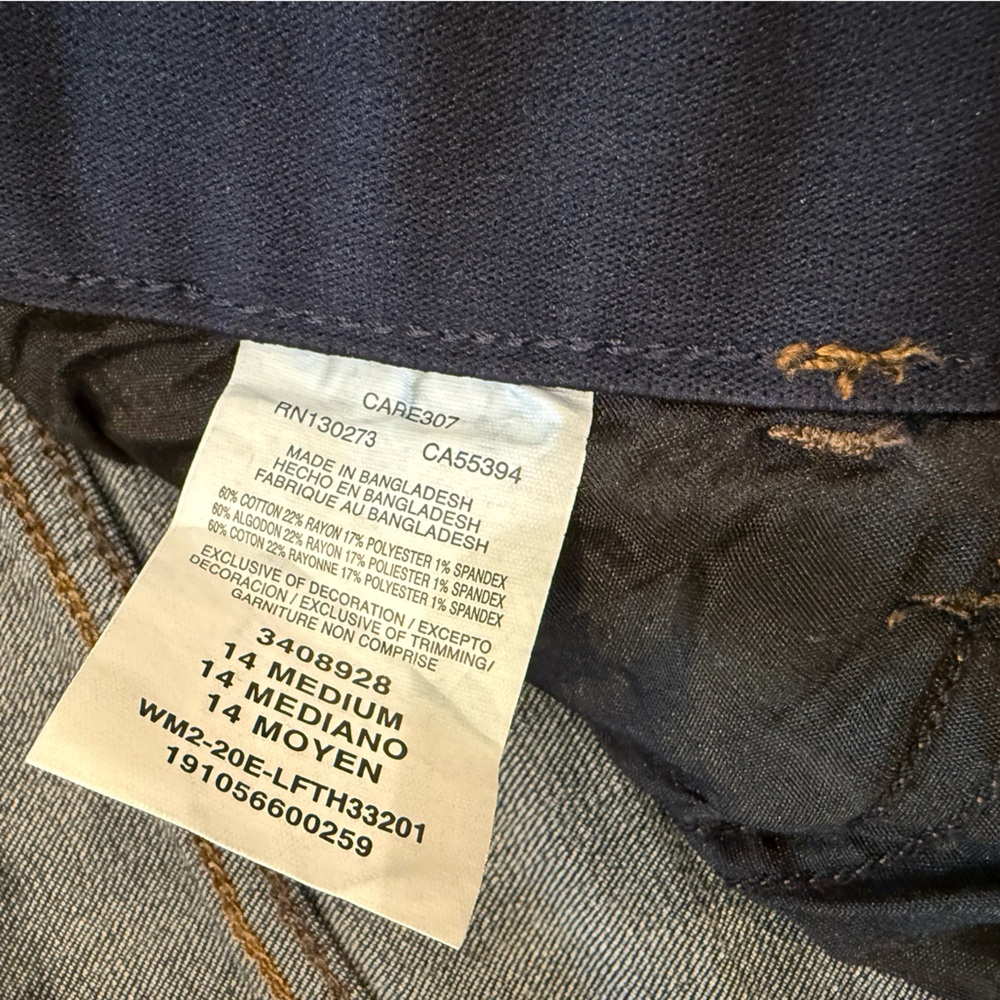 Lee Women's Flex Motion Boot Cut Jean, Size 14 - Picture 3 of 4